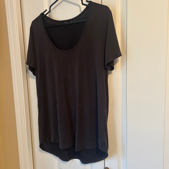 aritzia • talula • size large black t shirt - Picture 2 of 6